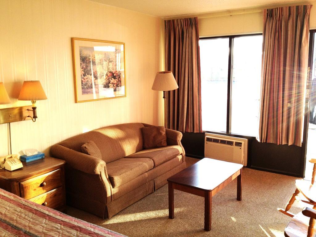 برانسون Almost Home Lodge الغرفة الصورة